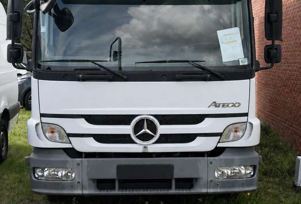 Mercedes-Benz 1224