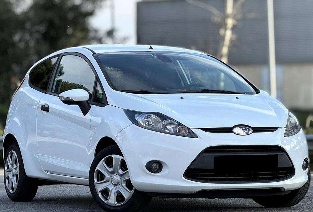 Ford Fiesta 1.3i Ebony