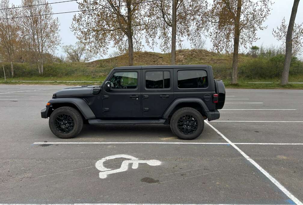 Jeep Wrangler Sahara Unlimited Outlander