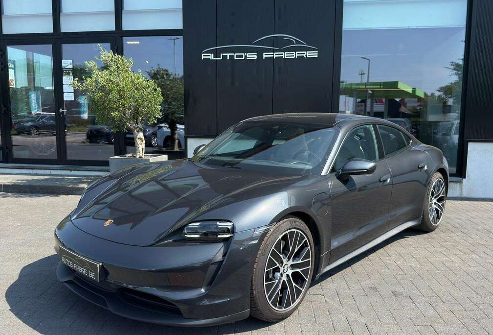 Porsche 93.4 kWh Luchtvering Panoramadak 32000km Nieuw staat