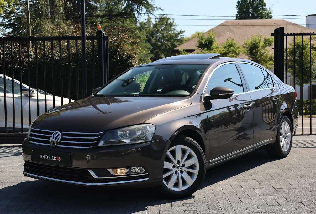 Volkswagen Passat 1.6 TDi Berline  Open-Dak  Navi  Cruise  Leder  Stoel-Verwarming  Parkeersensoren  Car-Pass