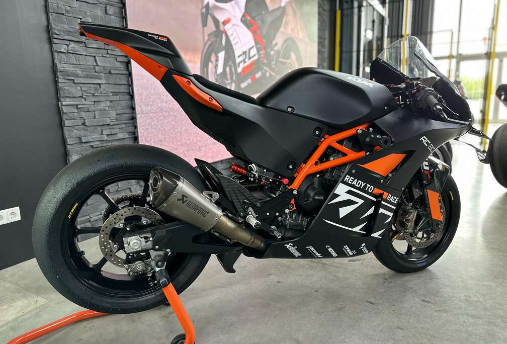 RC8C