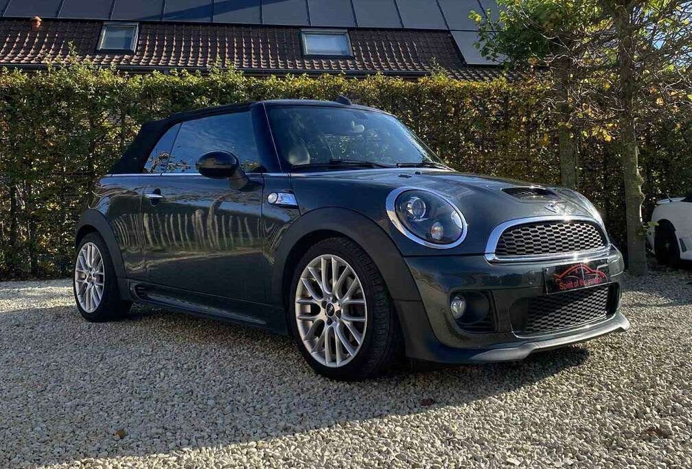 MINI Mini Cabriolet 1.6 Cooper S John Cooper Works (look JCW)