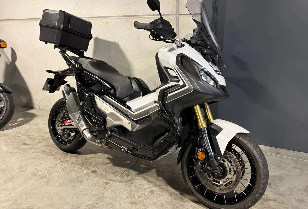 Honda Xadv 750 SUV scooter vol opties