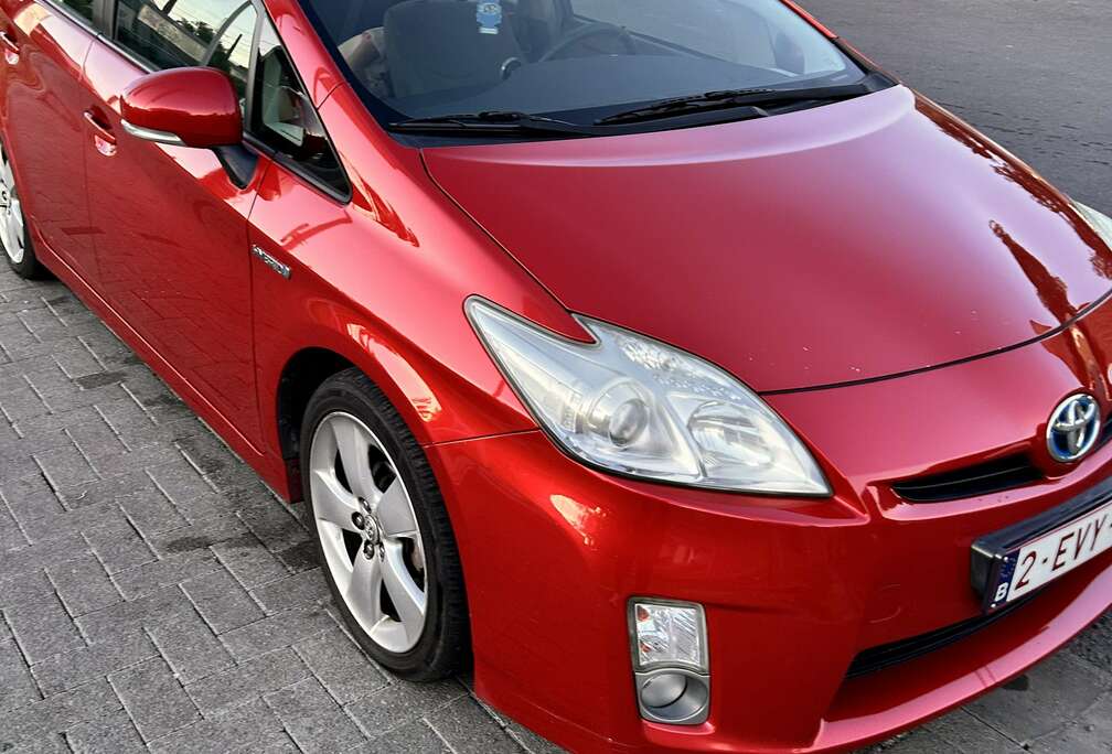 Toyota Hybrid 1.8i VVT-i Luna