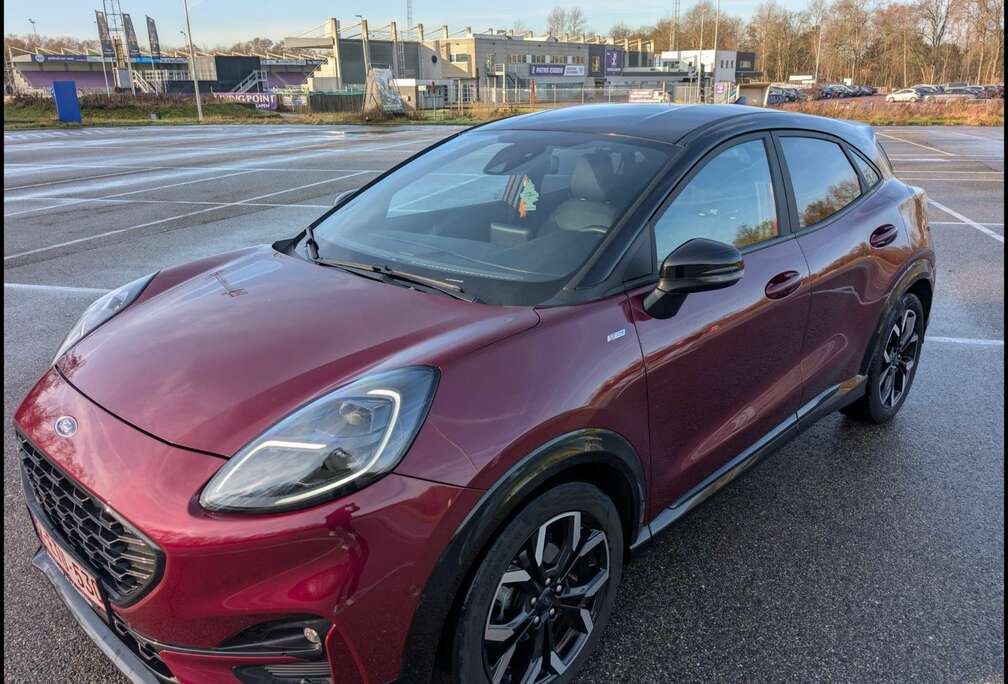 Ford 1.0 EcoBoost Hybrid Aut. VIVID RUBY EDITION