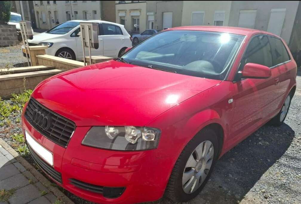 Audi A3 1.6i Ambiente Tiptronic