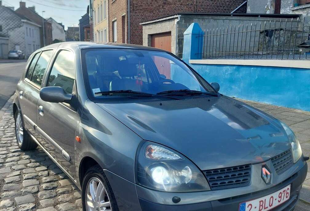 Renault 1.6i 16v Initiale