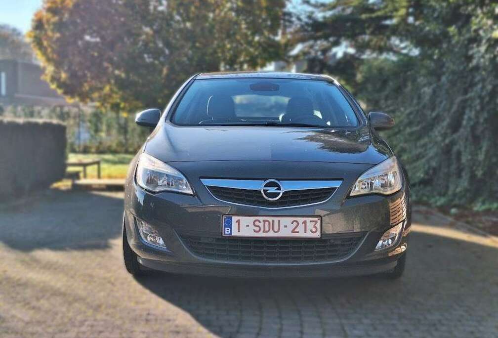Opel 1.6 Cosmo