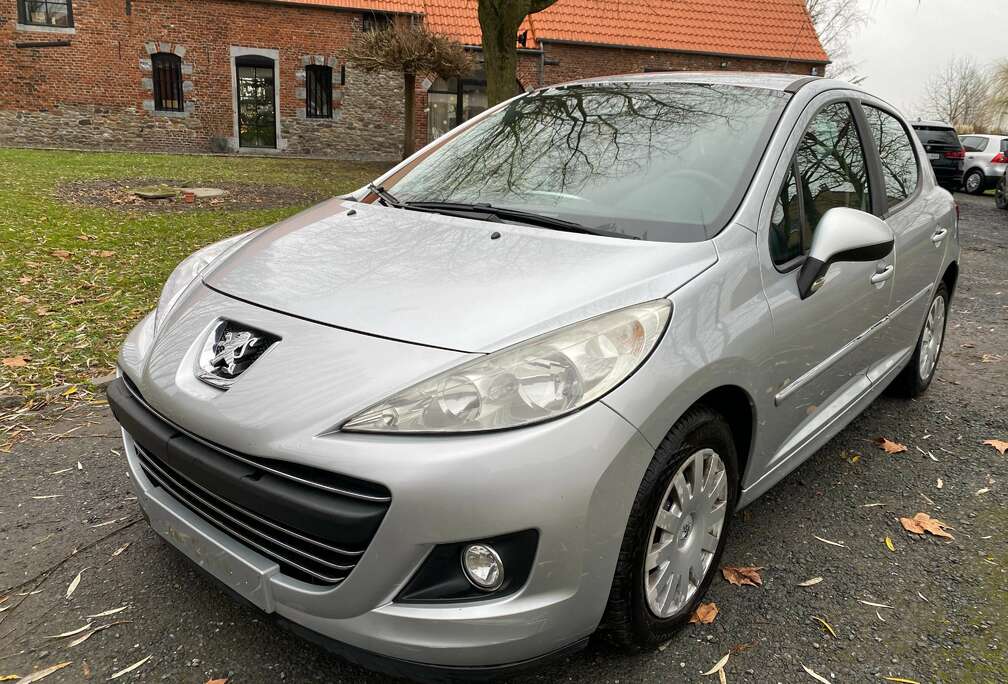 Peugeot 207 1.6 HDi clim régulateur
