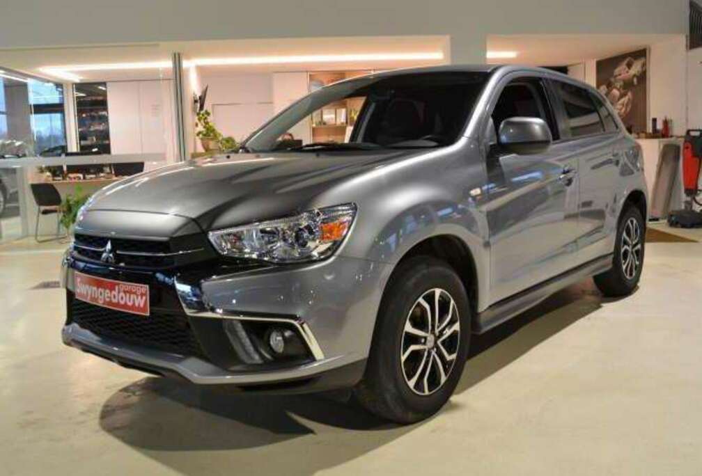 Mitsubishi 1.6i 2WD Invite (EU6d-TEMP),navi,1 eigenaar