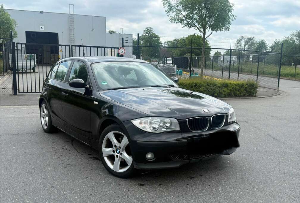 BMW bmw 118i m pakket gekeurd voor verkoop met carpas