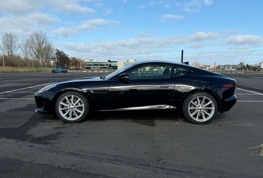 Jaguar F-Type Coupe 2.0 i4 P300