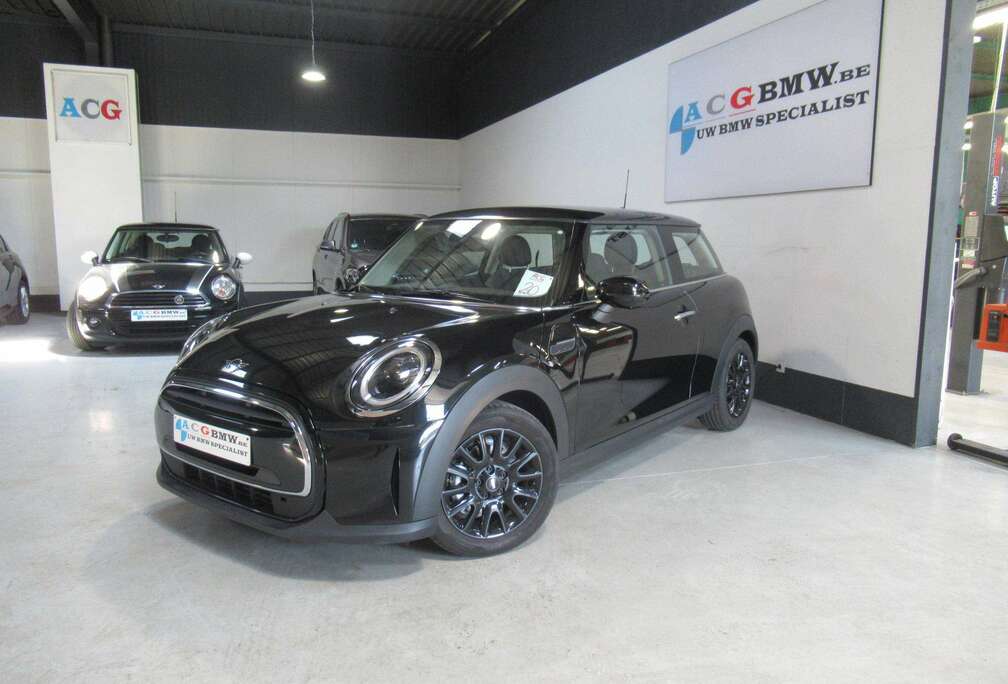 MINI Cooper BLACK Automaat LED Digitale Tacho Carplay PDC Driving assistant DAB Camera Full Hist 1e eigenaar