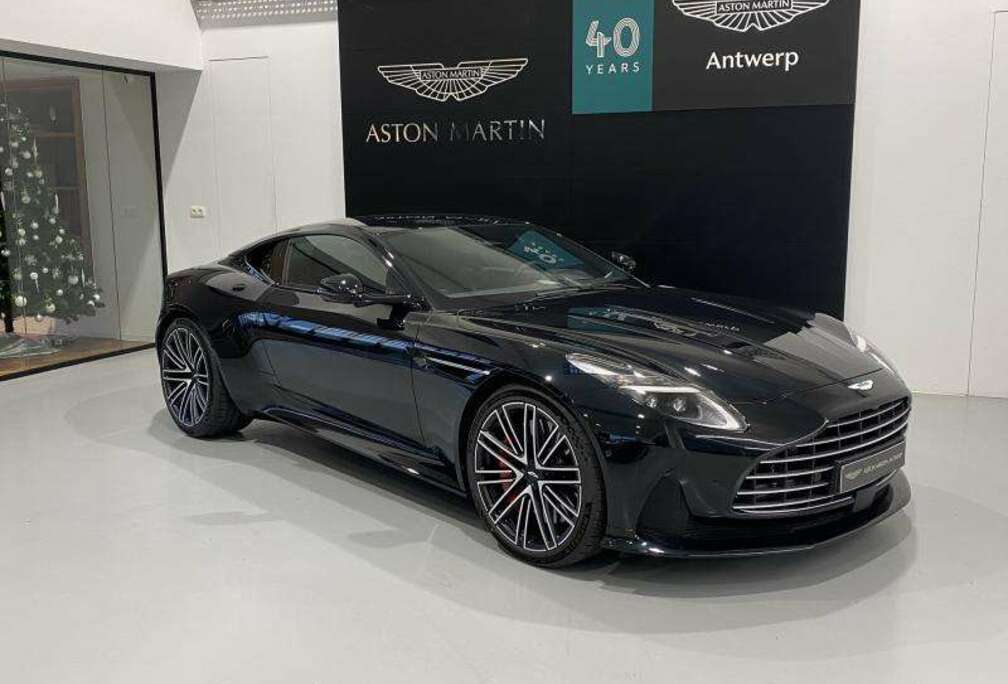 Aston Martin DB12