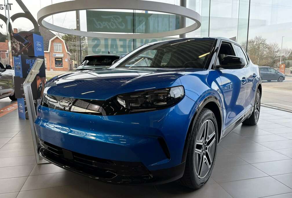 Ford 79 kWh Extended Range AWD Premium / Stock