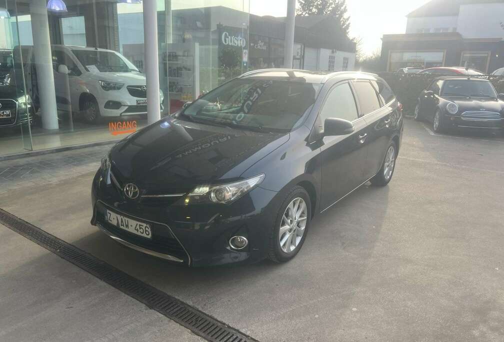 Toyota 1.4 D-4D Touring Sports Life Plus