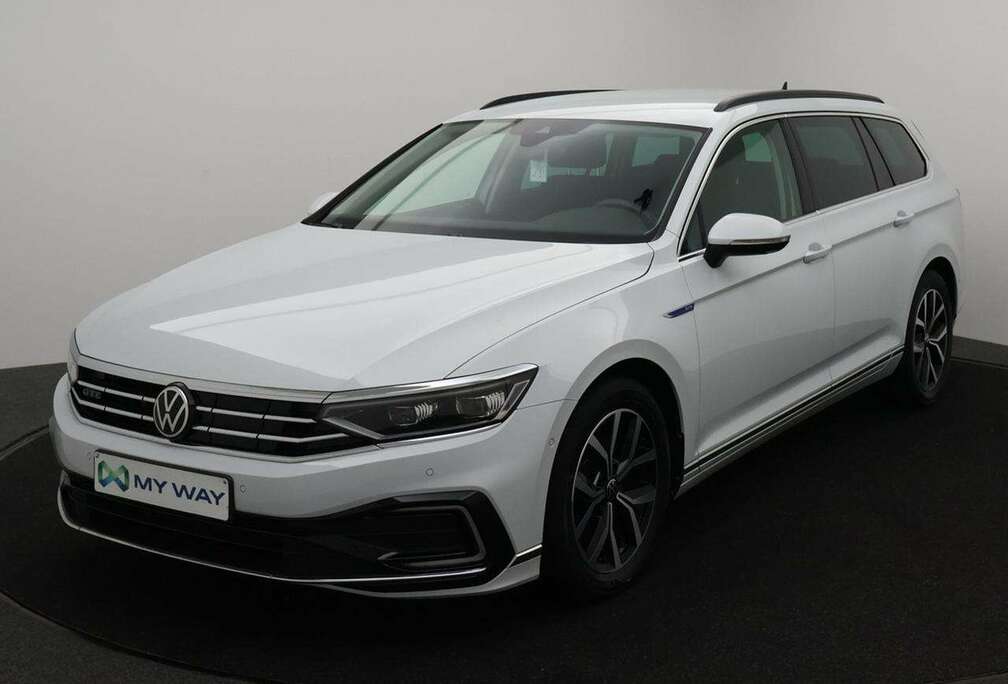 Volkswagen Passat GTE 1.4eHybrid PHEV Business 218PK *AUTOMAAT*TREKHAAK*360° CAMERA*CRUISE*PDC*SFEERVERLICHTING*AIRCO*...*