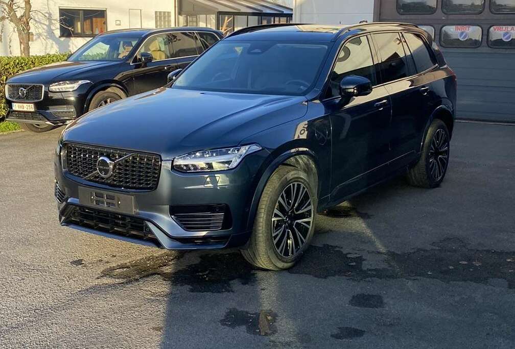 Volvo XC90 T8 AWD Plug-in Hybrid Ultra Dark