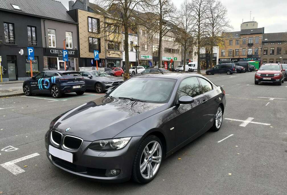 BMW 320i Coupe