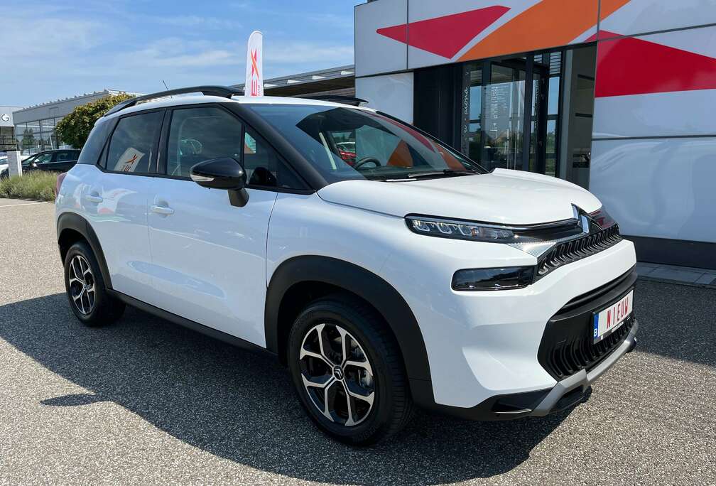 Citroen PLUS automaat met navigatie en parkeersensoren.