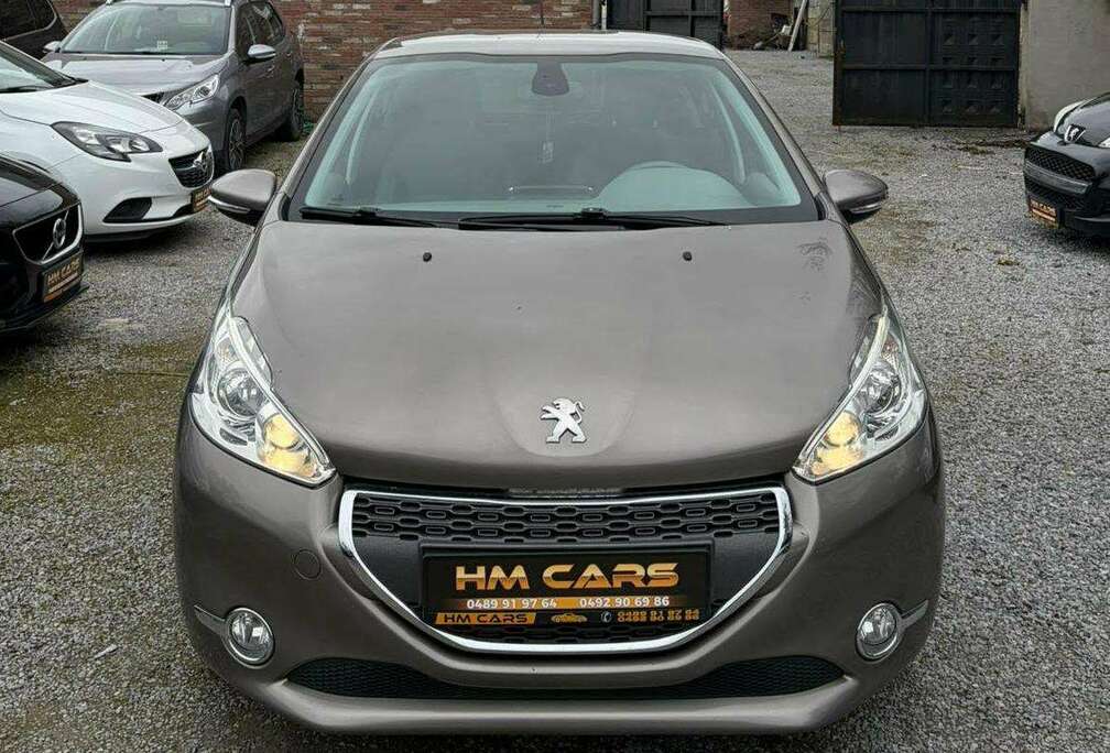 Peugeot 208 1.4i Allure