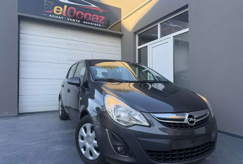 Opel Corsa 1.4i Black Edition