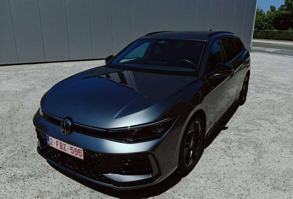 Volkswagen Passat Variant 1.5 eTSI R-Line OPF DSG R-Line