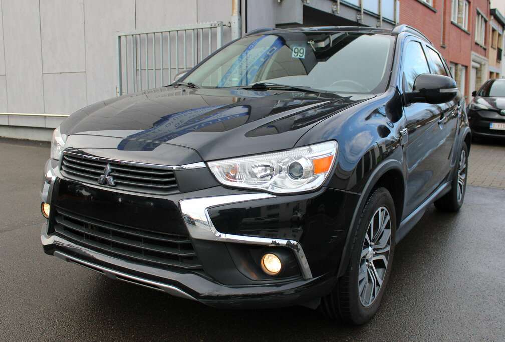 Mitsubishi 1.6i 2WD + NAVIGATION // 85.000 kms //