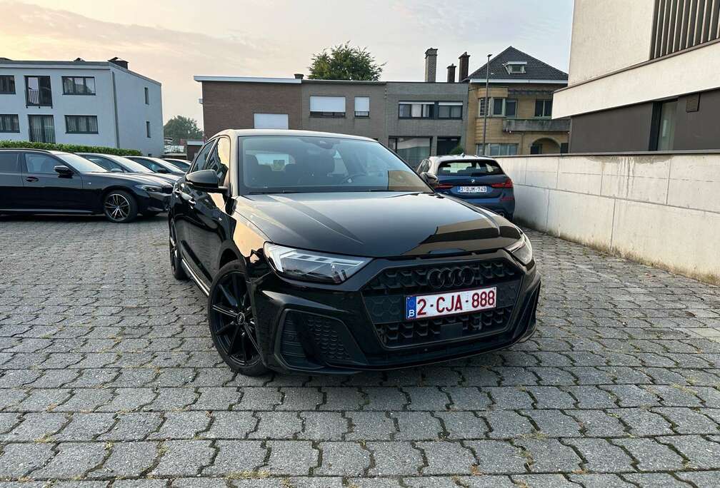 Audi sportback 25 TFSI - full sline - full black