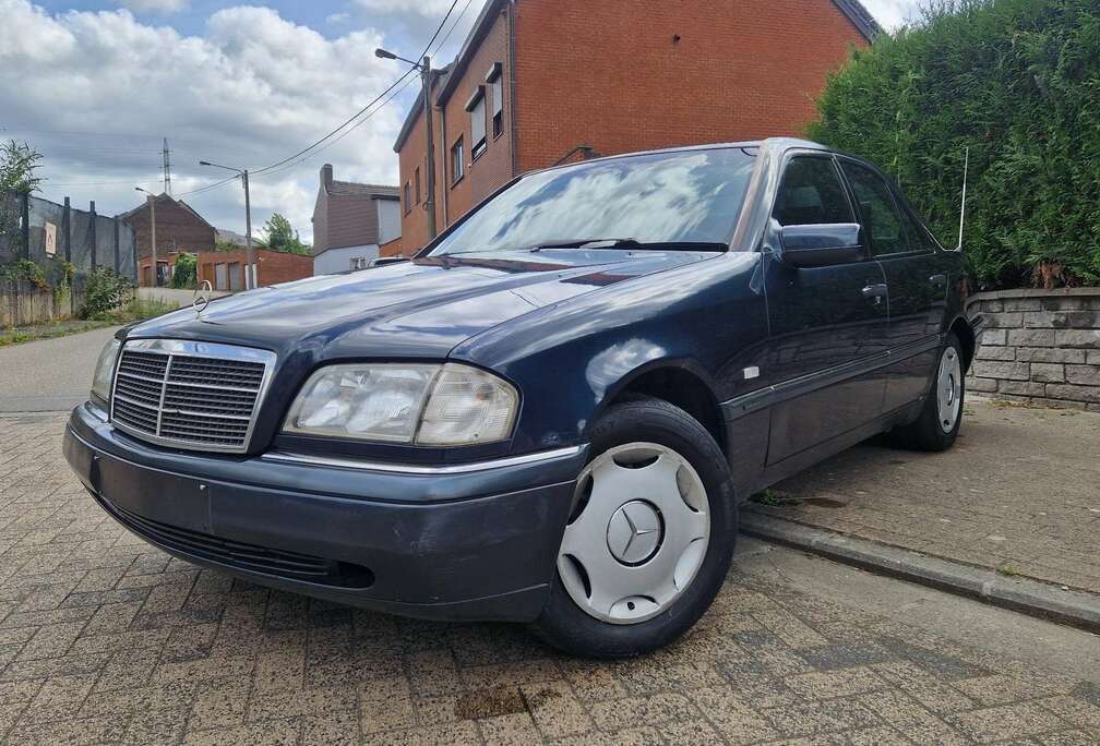 Mercedes-Benz Elegance prête à immatriculer