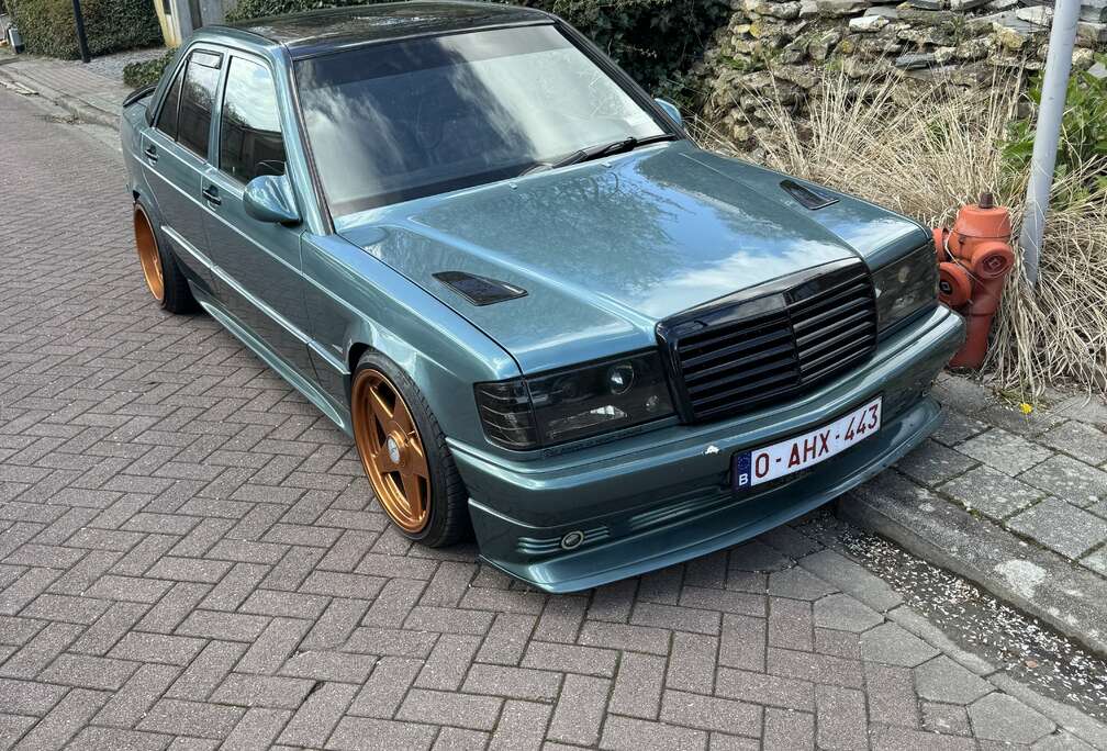 Mercedes-Benz W201 Oldtimer 1989, Tunned