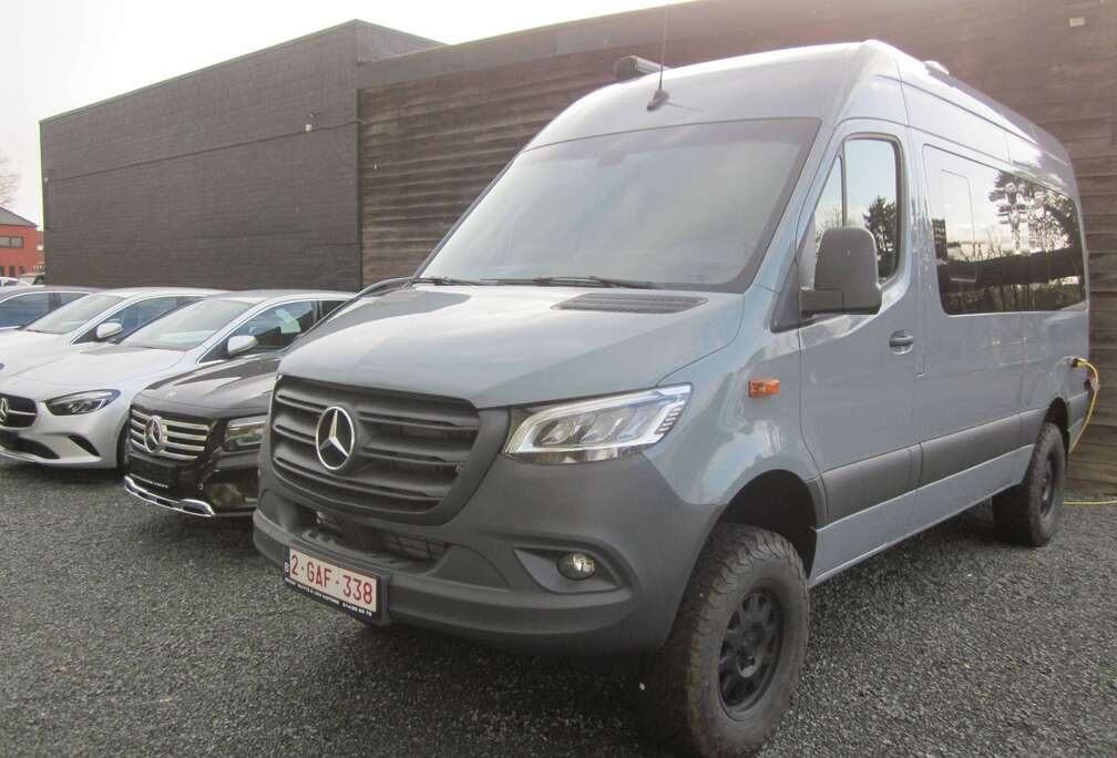 Mercedes-Benz 319 CAMPER merk INNOVA cp