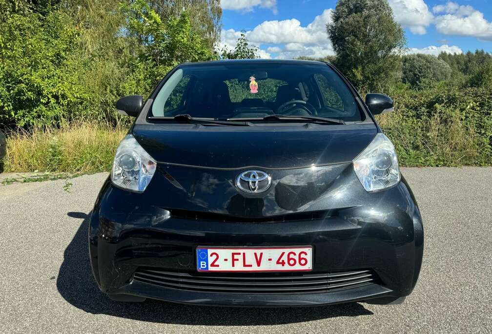 Toyota Toyota IQ 1.0L 2013