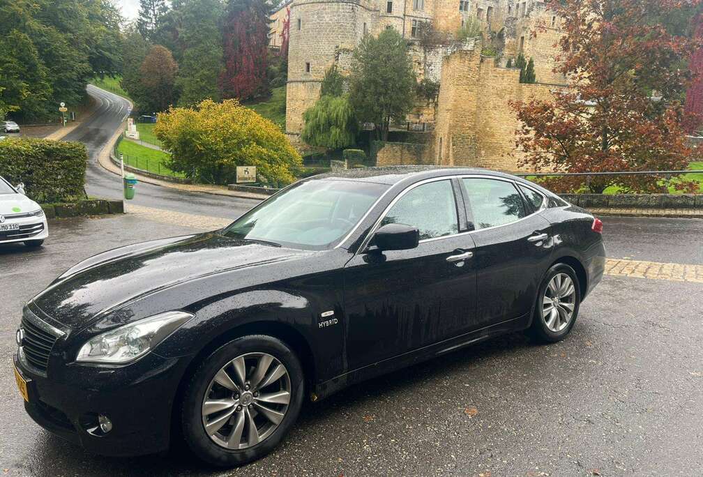 Infiniti M 3.5i V6 Hybrid Business Edition