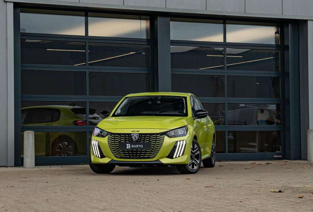 Peugeot 100pk MT6  Carplay/Android  Navi.  Parkeers....