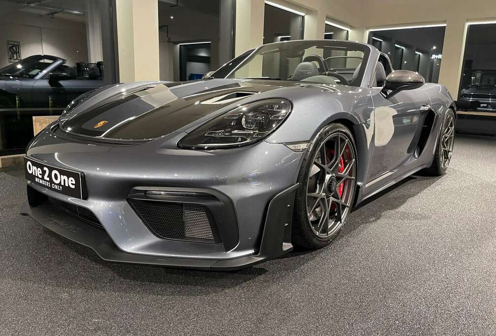 Porsche 718 Spyder RS