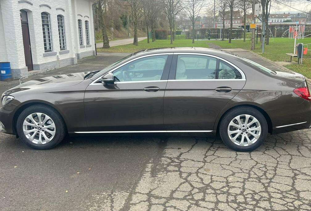 Mercedes-Benz E 220 d T 9G-TRONIC Exclusive