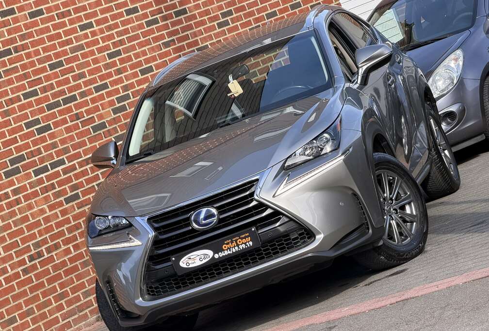 Lexus // 1ERE PROPRIÉTÉ / CARNET D’ENTRETIEN/