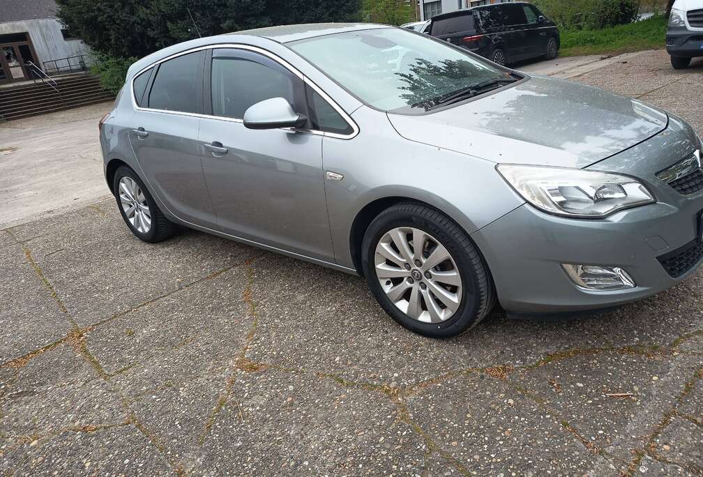 Opel Astra 1.7 CDTi Sport DPF*Boîte manuelle Sellerie cuir  Climatisation automatique*195200 KM