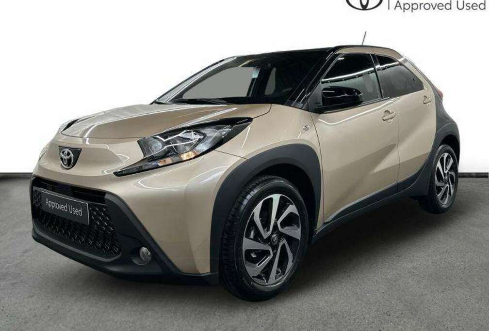 Toyota Pulse  Heated Seats  Carplay  Camera