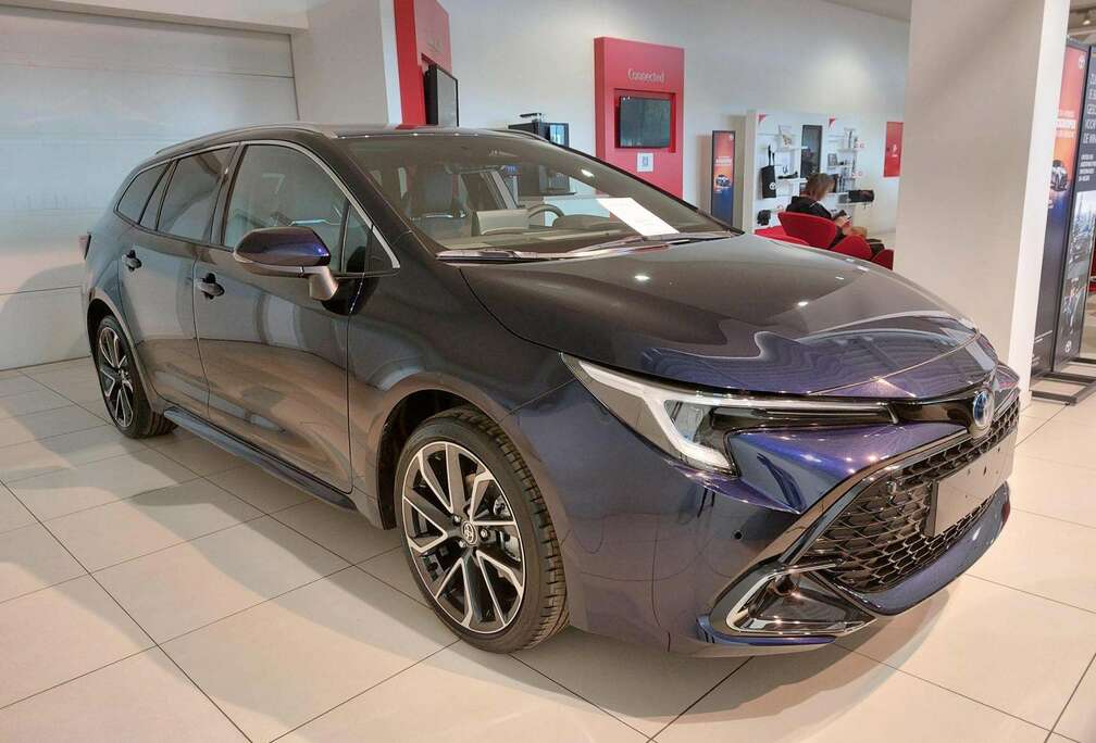 Toyota Hybrid TOURING SPORTS PREMIUM