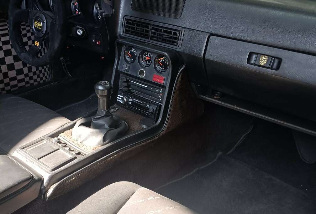 Porsche Porsche 924 Bieber naar 944