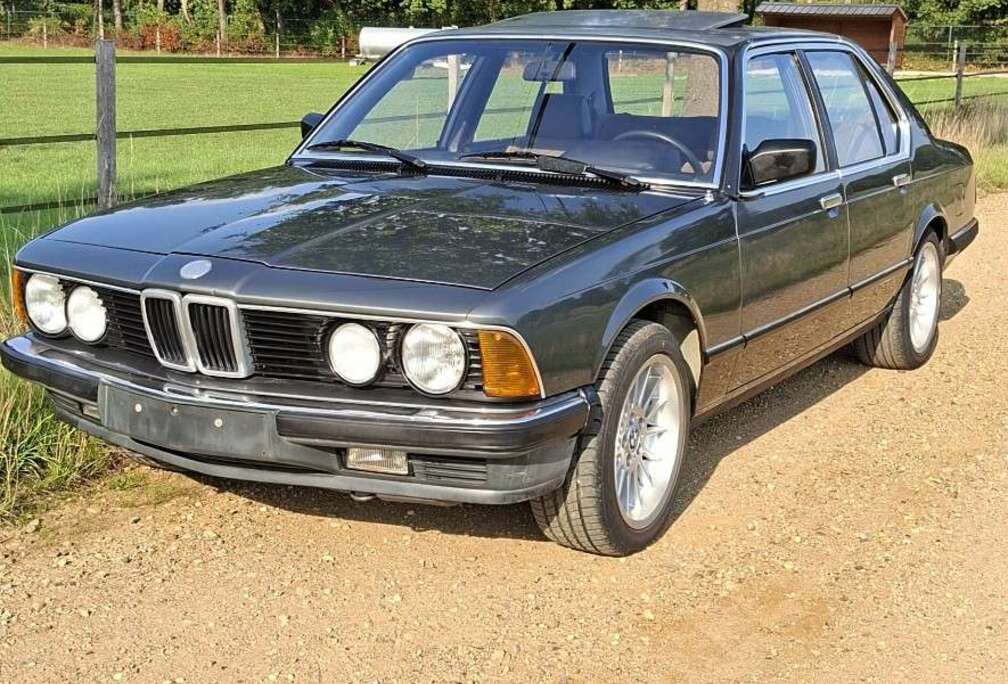 BMW 728i
