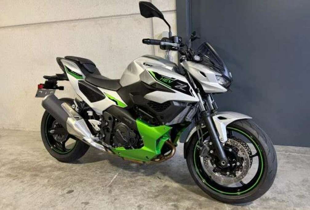 Hybride naked bike