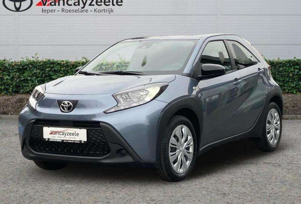 Toyota play+cam+DAB+applecarplay&androidauto