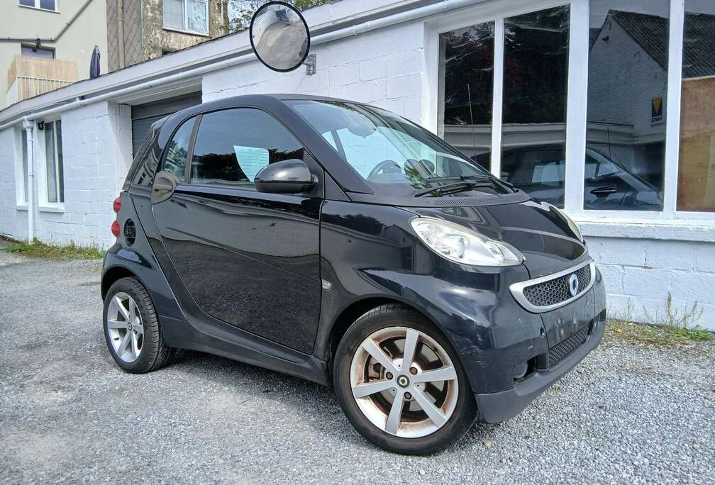 Smart Coupe 1.0i Limited One Softouch * CUIR * AUTOMAT * EURO 5 * 124 X 36 MOIS *