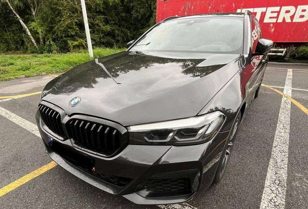 BMW 530e Touring Shadow Line