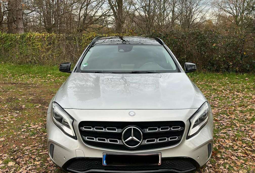 Mercedes-Benz GLA 180 AMG Line