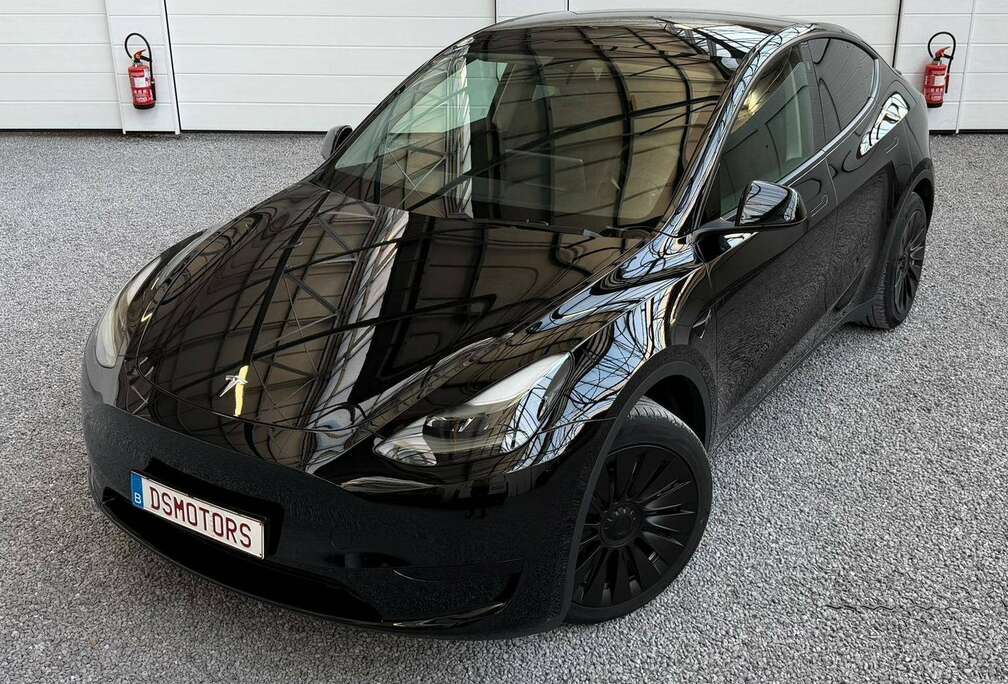 Tesla RWD  Triple Black  Lage kmstand: 14.423km